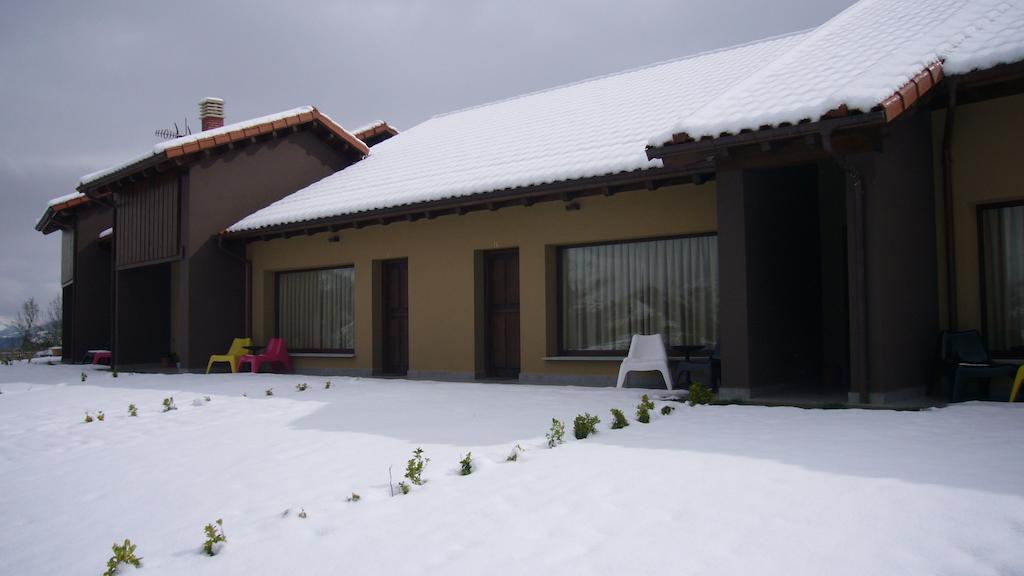 Apartamentos La Senda San Juan de Parres Buitenkant foto